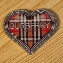 Load image into Gallery viewer, Burberry Heart - Silver Glittery Flatback