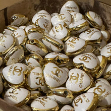 Load image into Gallery viewer, CiCi Heart Acrylic Bead - White & Gold - 5 Count