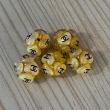 Load image into Gallery viewer, CiCi 20mm Fancy Acrylic Heart Beads - Yellow - 5 Count