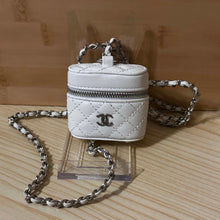 Load image into Gallery viewer, Airbud Case - CiCi - White with Chain