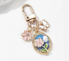 Load image into Gallery viewer, Handmade 3D Baroque Style Keychain