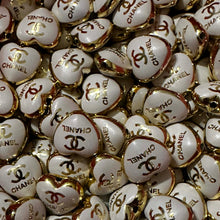Load image into Gallery viewer, CiCi Heart Acrylic Bead - White &amp; Gold - 5 Count
