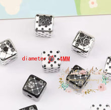 Load image into Gallery viewer, 14Mm Random Black &amp; White Aurora Square Acrylic Beads - 4 Count 14Mm
