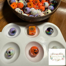 Load image into Gallery viewer, 16Mm Halloween Beads - 6 Count
