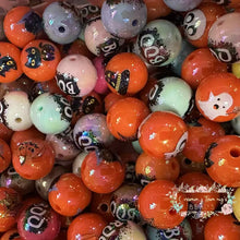 Load image into Gallery viewer, 16mm Halloween Random Variations 5 Count 16mm Acrylic Beads
