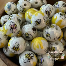 Load image into Gallery viewer, 16mm Honey Bee Acrylic Shiny Bead - 5 Count 16mm Beads
