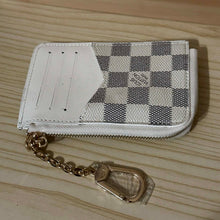 Load image into Gallery viewer, Fancy Mini Purse Keychain - White &amp; Grey
