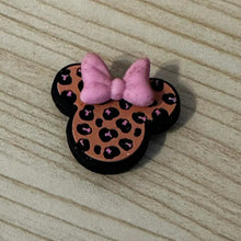 Load image into Gallery viewer, Leopard Mouse with Pink Ribbon Silicone Focal Bead
