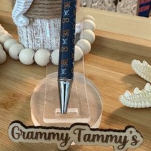 Load image into Gallery viewer, Beadable Pen -  GiGi, Love and Bear
