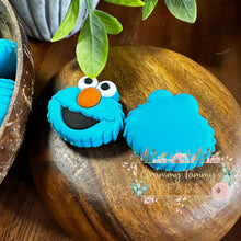 Load image into Gallery viewer, 3D Cookie Monster - Blue 1 Count Beads
