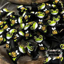 Load image into Gallery viewer, 3D Halloween Frog Silicone Focal Bead Silicone Focal Bead
