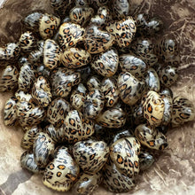 Load image into Gallery viewer, Leopard LIGHT BROWN Heart Beads - 5 Count

