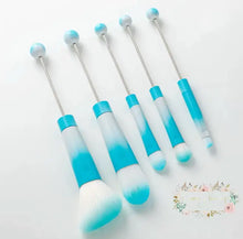 Load image into Gallery viewer, 5pcs Beadable Makeup Cosmetic Brushes White &amp; Blue Beadable Make Up Brushes
