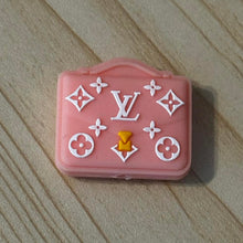 Load image into Gallery viewer, Love Purse - Pink &amp; White - SIlicone Focal Bead
