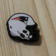 Load image into Gallery viewer, SILICONE FOCAL BEAD - Patriots Helmet

