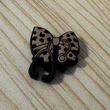Load image into Gallery viewer, Leopard Ribbon - Nurse - Silicone Focal Bead
