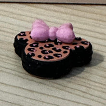 Load image into Gallery viewer, Leopard Mouse with Pink Ribbon Silicone Focal Bead
