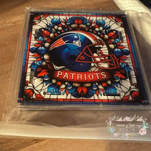 Load image into Gallery viewer, Acrylic pen/pencil/brush holder - Patriots Pen holder
