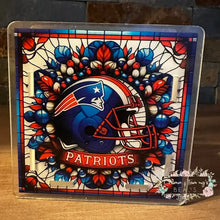 Load image into Gallery viewer, Acrylic pen/pencil/brush holder - Patriots Pen holder
