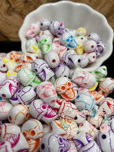 Load image into Gallery viewer, Beads - 20Mm Acrylic Bubblegum 5 Count Assorted Skulls Focal
