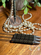 Load image into Gallery viewer, Love Beadable Pen - Black &amp; Green
