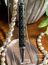Load image into Gallery viewer, Love Beadable Pen - Black &amp; Green
