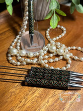 Load image into Gallery viewer, Love Beadable Pen - Black &amp; Green
