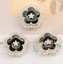 Load image into Gallery viewer, Black Flowers With Rhinestones And Pearls 1-Count Beads
