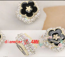 Load image into Gallery viewer, Black Flowers With Rhinestones And Pearls 1-Count Beads
