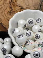 Load image into Gallery viewer, Beads - 20Mm Acrylic Bubblegum 5 Count Black &amp; White Sunflower Bubblegum
