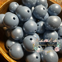 Load image into Gallery viewer, Blueish Grey Pearl 15Mm Silicone Bead
