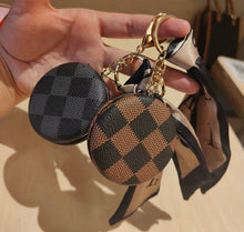 Load image into Gallery viewer, PU Leather Double-Sided Fashion Vintage Pattern Mirror Keychain
