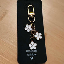Load image into Gallery viewer, Flower Keychain - Pink or White
