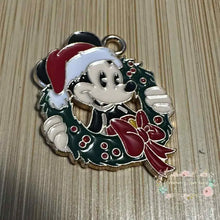 Load image into Gallery viewer, Charm - Mouse Wreath - One Count Charms
