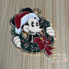 Load image into Gallery viewer, Charm - Mouse Wreath - One Count Charms
