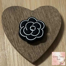 Load image into Gallery viewer, CiCI Black Flower Silicone Focal Bead Silicone Focal Bead
