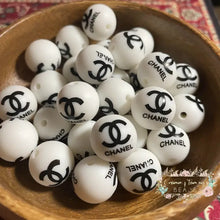 Load image into Gallery viewer, Cici Black &amp; White 15Mm Round Focal Beads
