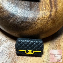 Load image into Gallery viewer, Cici Black &amp; Yellow Purse Silicone Focal Bead Beads
