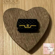 Load image into Gallery viewer, CiCi Black &amp; Yellow Purse Silicone Focal Bead Focal Beads

