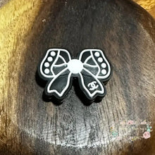 Load image into Gallery viewer, Cici Bow - Black Silicone Focal Bead
