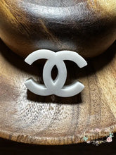 Load image into Gallery viewer, Cici - White Silicone Focal Bead Beads
