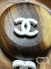 Load image into Gallery viewer, Cici - White Silicone Focal Bead Beads
