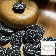 Load image into Gallery viewer, Cici New Black Flower Silicone Focal Bead
