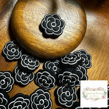 Load image into Gallery viewer, Cici New Black Flower Silicone Focal Bead
