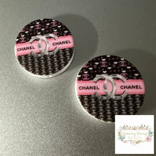 Load image into Gallery viewer, CiCi Pink &amp; Black Round Silcone Focal Bead Silicone Round Focal Bead
