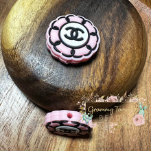 Load image into Gallery viewer, Cici Pink Floral Silicone Focal Bead Beads
