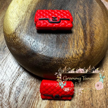 Load image into Gallery viewer, Cici Red &amp; Black Purse Silicone Focal Bead Beads
