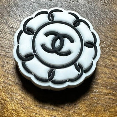 Cici White & Black Flower Focal Beads