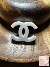 Load image into Gallery viewer, Cici - White Silicone Focal Bead Beads
