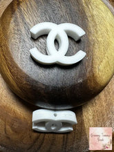 Load image into Gallery viewer, Cici - White Silicone Focal Bead Beads
